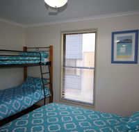 1 Naiad Court - Lowset family home with swimming pool and covered deck. Pet friendly - Port Augusta Accommodation