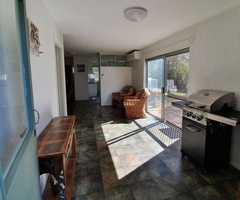1 Spectrum Street, Rainbow Beach- Close To Shops And Main Beach - Port Augusta Accommodation 1