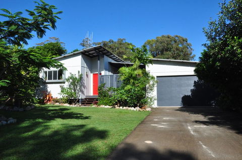 10 Double Island Drive - Modern Family Home, Centrally Located, Swimming Pool & Outdoor Area - Port Augusta Accommodation 0