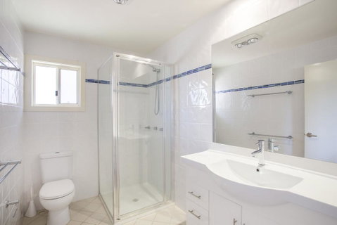 11 Riley St - Stylishly Modern - Port Augusta Accommodation 2
