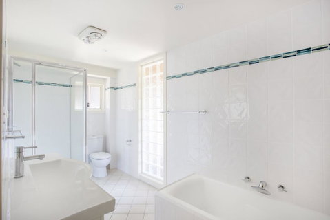 11 Riley St - Stylishly Modern - Port Augusta Accommodation 1