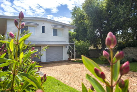11 Riley St - Stylishly Modern - Port Augusta Accommodation 0