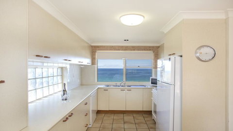 143 Mitchell Pde - Magnificent Outlook - Port Augusta Accommodation 3