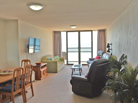 15 'Harbourside' 3-7 Soldiers Point Road - Right On The Waterfront - Port Augusta Accommodation 1