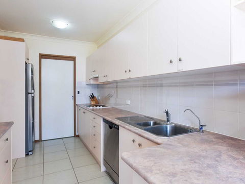 16 'The Moorings' 4 Cromarty Road - Waterfront Property With Pool & Air Conditioning - Port Augusta Accommodation 1