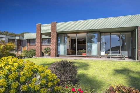 16 Shipton Cres - Secluded Away - Port Augusta Accommodation 3