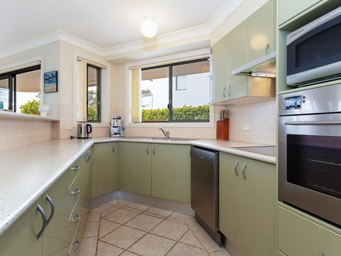 2 'Peninsula Waters' - Three Bedroom Unit With Spacious Private Courtyard & WIFI - Port Augusta Accommodation 0