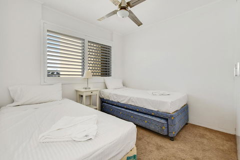 2 Bedroom Top Floor Unit - Ocean Views And Pool - Port Augusta Accommodation 1