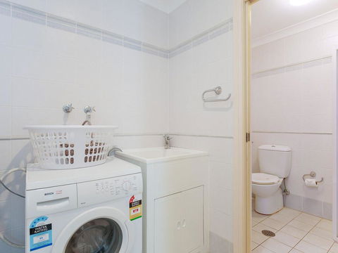 2/141A Soldiers Point Road - Large Waterfront Duplex Across From The Bowling Club - Port Augusta Accommodation 3