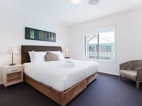 245 'Pacific Blue', 265 Sandy Point Rd - Air Conditioned Unit With Resort Facilities And Linen Supplied - Port Augusta Accommodation 1