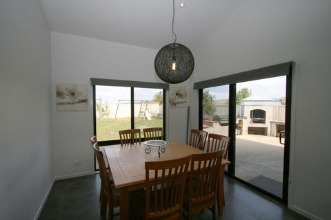 26 Twynam Street - Port Augusta Accommodation 3