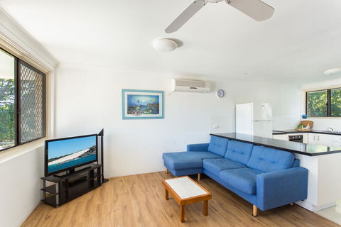 26 Wallis View - Opposite The Lake - 3 Bedroom Apartment - Sleeps 8 - Port Augusta Accommodation 2