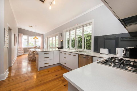 BRIGHTON HAVEN A Self-contained Modern Bungalow - Port Augusta Accommodation 4