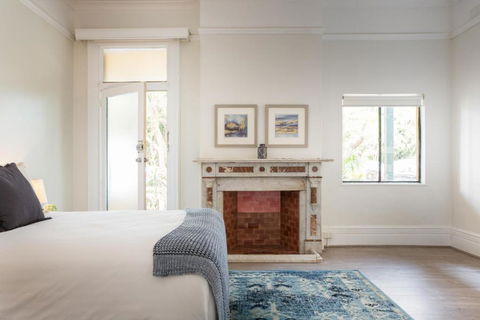 Central 2-Bed Apartment With Private Parking - Port Augusta Accommodation 3