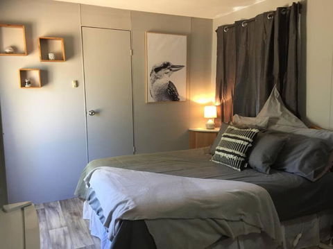 Cute Private Studio Flat With AIRCON! - Port Augusta Accommodation 3