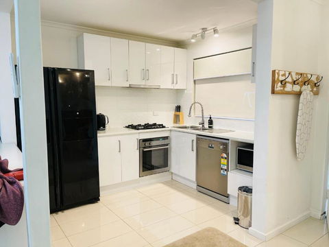 D101 Charming Apartment- Free Parking - Port Augusta Accommodation 1