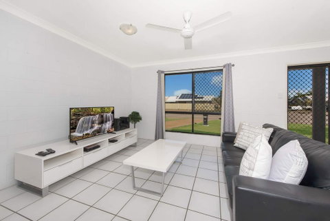 3 Bedroom Home - Port Augusta Accommodation 2