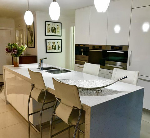 3 Divas Luxury Accommodation - Port Augusta Accommodation 2