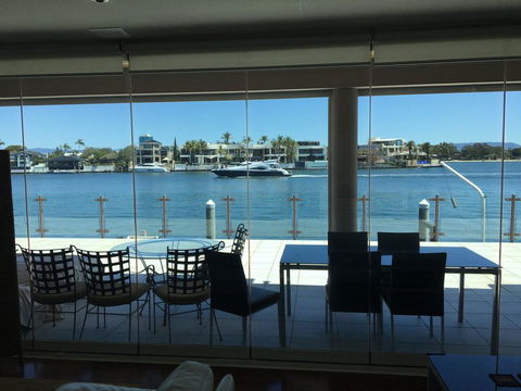 4.5 Million Dollar Dream Mansion In Surfers Paradise - Port Augusta Accommodation 1
