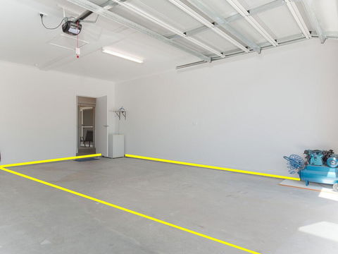 5 Bent Street - Huge House With Foxtel & Aircon - Port Augusta Accommodation 1