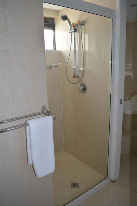 5,  Apartment On The Esplanade - Port Augusta Accommodation 2