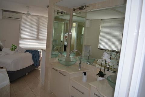 5,  Apartment On The Esplanade - Port Augusta Accommodation 3