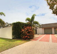 6 Petrie Ave Marcoola Pet Friendly Linen supplied - Port Augusta Accommodation