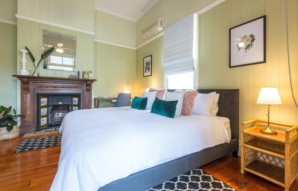 Coorparoo QLD Port Augusta Accommodation