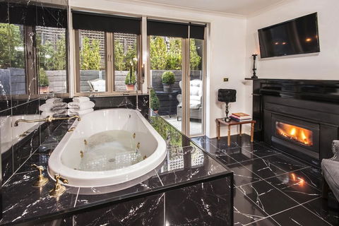 A Loft In The Mill Boutique Accommodation - Port Augusta Accommodation 1