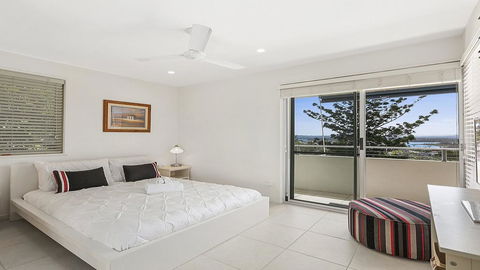 A Stylish Apartment With Noosa Views! - Unit 6 Yaringa 29 Noosa Drive - Port Augusta Accommodation 1