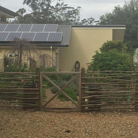 A Very French House - Port Augusta Accommodation 3