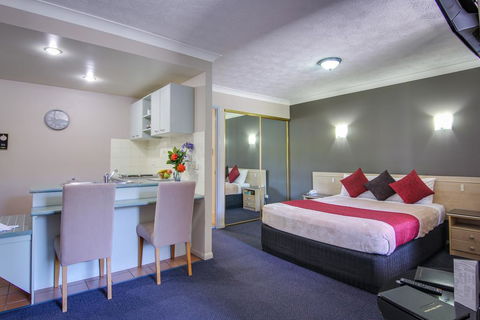 AAA Airport Albion Manor Apartments And Motel - Port Augusta Accommodation 0