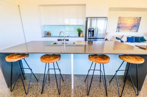 Absolute Beachfront & Secluded New Home - Port Augusta Accommodation 2