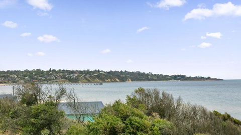 ABSOLUTE BEACHFRONT - FRANKSTON - Port Augusta Accommodation 1