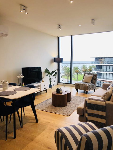 Absolute Waterfront Apt 319 Lighthouse - Port Augusta Accommodation 3
