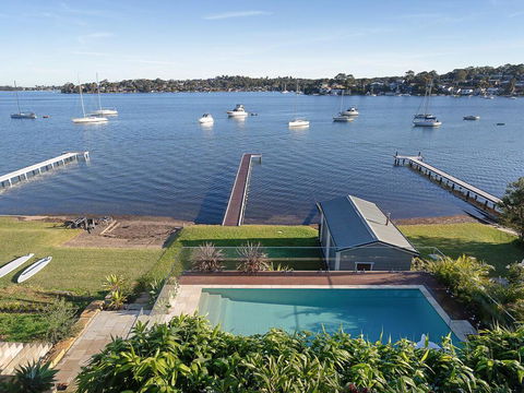 Absolute Waterfront Lakehouse Fishing Point Waterfront Pool Jetty - Port Augusta Accommodation 3