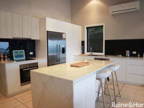 Absolutely Avoca - 114a Avoca Drive, Avoca Beach - Port Augusta Accommodation 1