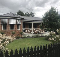 Acacia House - Central Healesville - Yarra Valley - Port Augusta Accommodation