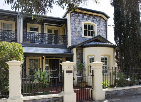Adelaide Mackinnon - Port Augusta Accommodation 0