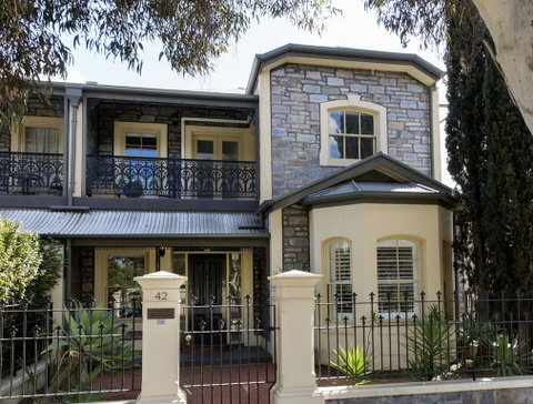 Adelaide Mackinnon - Port Augusta Accommodation 1