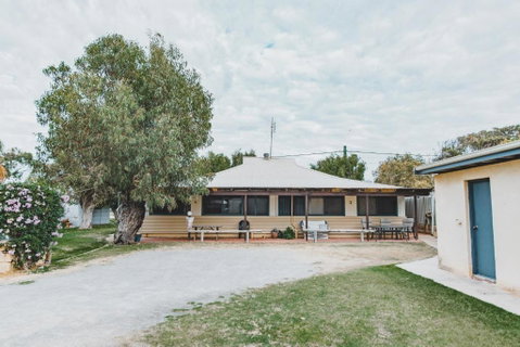 Dongara Hotel Motel - Port Augusta Accommodation 1