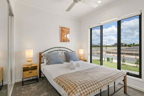 Dual Key 5BR Family Home With Stunning Interior - Port Augusta Accommodation 2