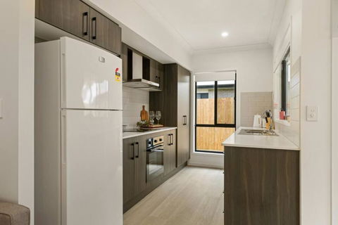 Dual Key 5BR Family Home With Stunning Interior - Port Augusta Accommodation 3