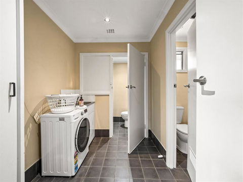 Eagle Bay Beach House - 300m To The Beach! - Port Augusta Accommodation 4