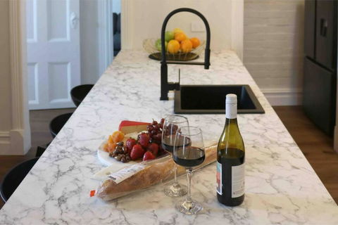 EDW19 - Stylish 2-Bed, 2-Bath Townhose In Drummoyne - Port Augusta Accommodation 1