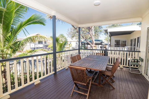 E.V. - Eurong Beach Villa - Port Augusta Accommodation 2