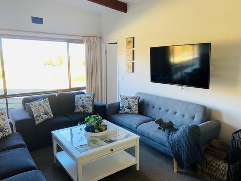 ELM Accommodation - Merrijig - Port Augusta Accommodation 4