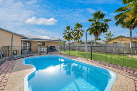 Entire Family Home With Private Pool - Port Augusta Accommodation 0