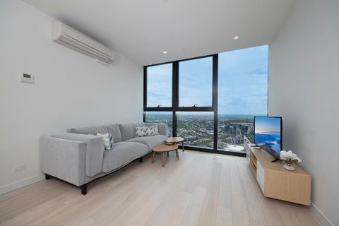 EQ Tower Modern Apartments Melbourne Central CBD - Port Augusta Accommodation 3