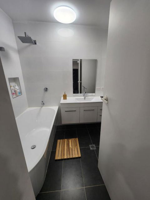 Entire Studio Apartment - Self Check-in - Port Augusta Accommodation 2